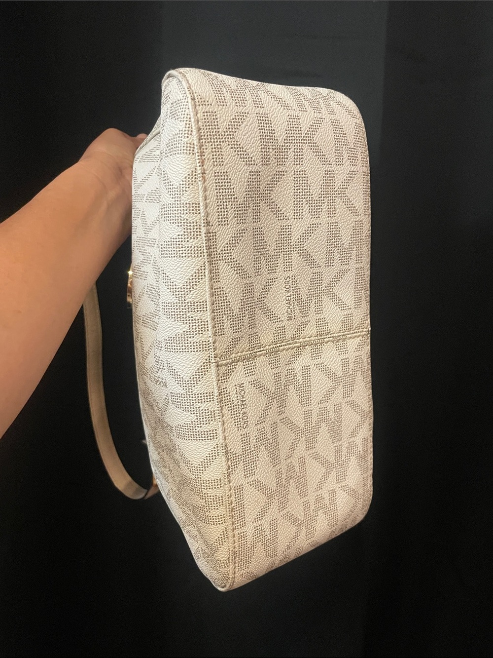 MICHAEL Michael Kors Beige Cream Monogram Shoulder Bag with Gold Charm - Picture 12 of 13